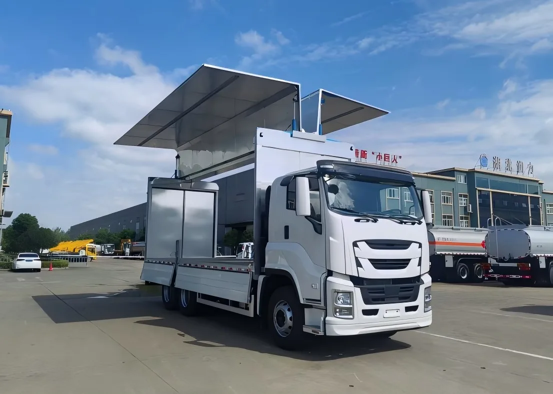 Логистический транспортный автомобиль Логистический транспортный автомобиль